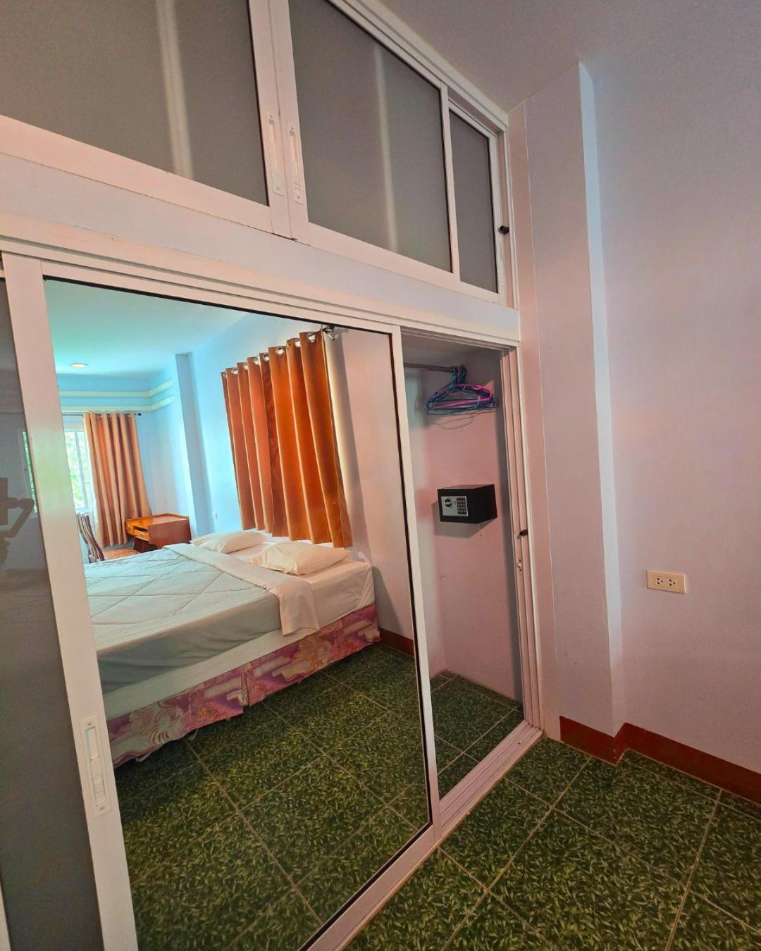 Jardin Hotel Pattaya Bagian luar foto